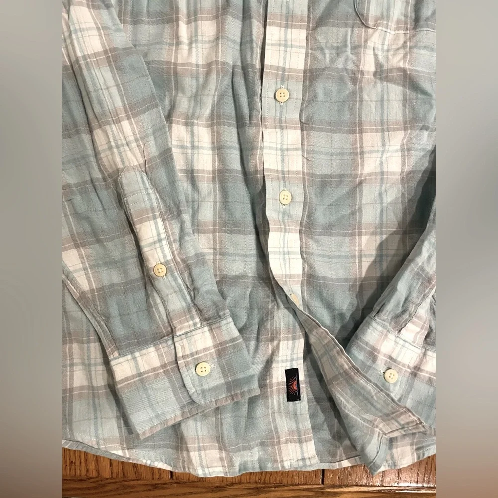 Faherty Women’s Plaid Button Down Lightweight shirt,medium, blue/grey plaid - Picture 5 of 6